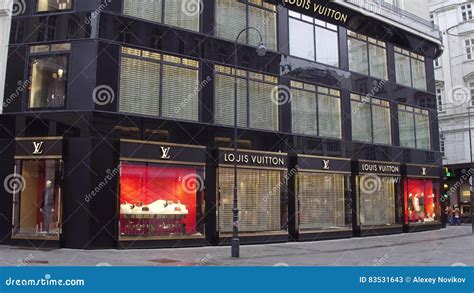 largest louis vuitton store